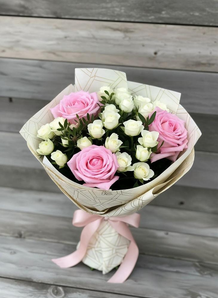 Букет цветов из: Розы в Магнитный