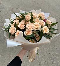 Букет Кремовые розы Латте в Магнитный