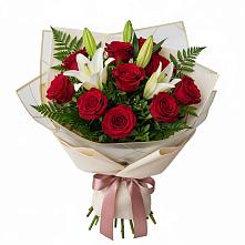 Букет цветов из:  Лилии и Розы в Магнитный