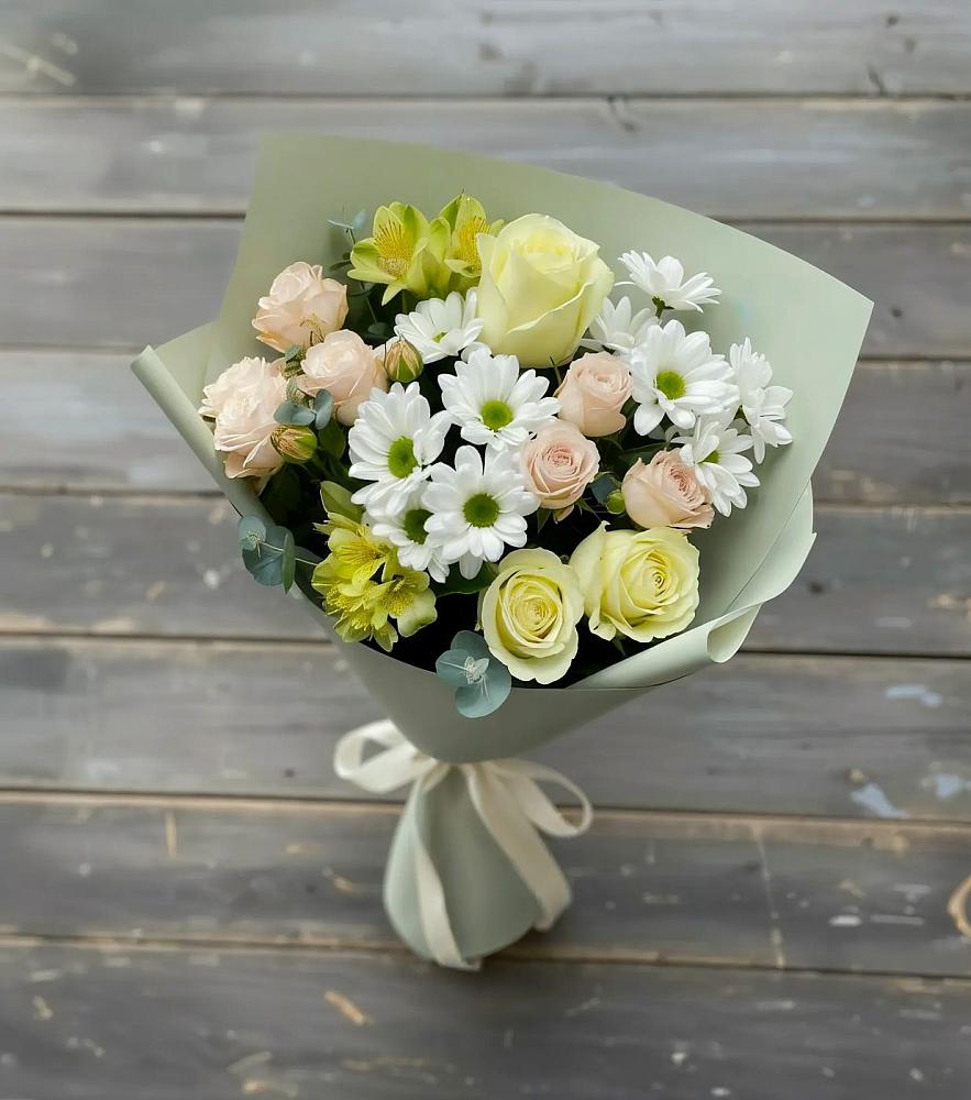 Букет цветов из: Альстромерии, Розы и Хризантемы в Магнитный