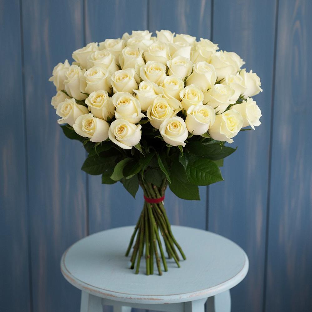 Букет 51 Белая роза Эдлесс Лав в Магнитный