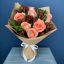 Букет цветов из:  Розы и Альстромерии в Магнитный