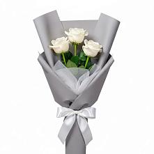 Букет 3 белые розы в Магнитный