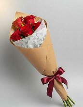 Букет цветов из:  Розы в Магнитный