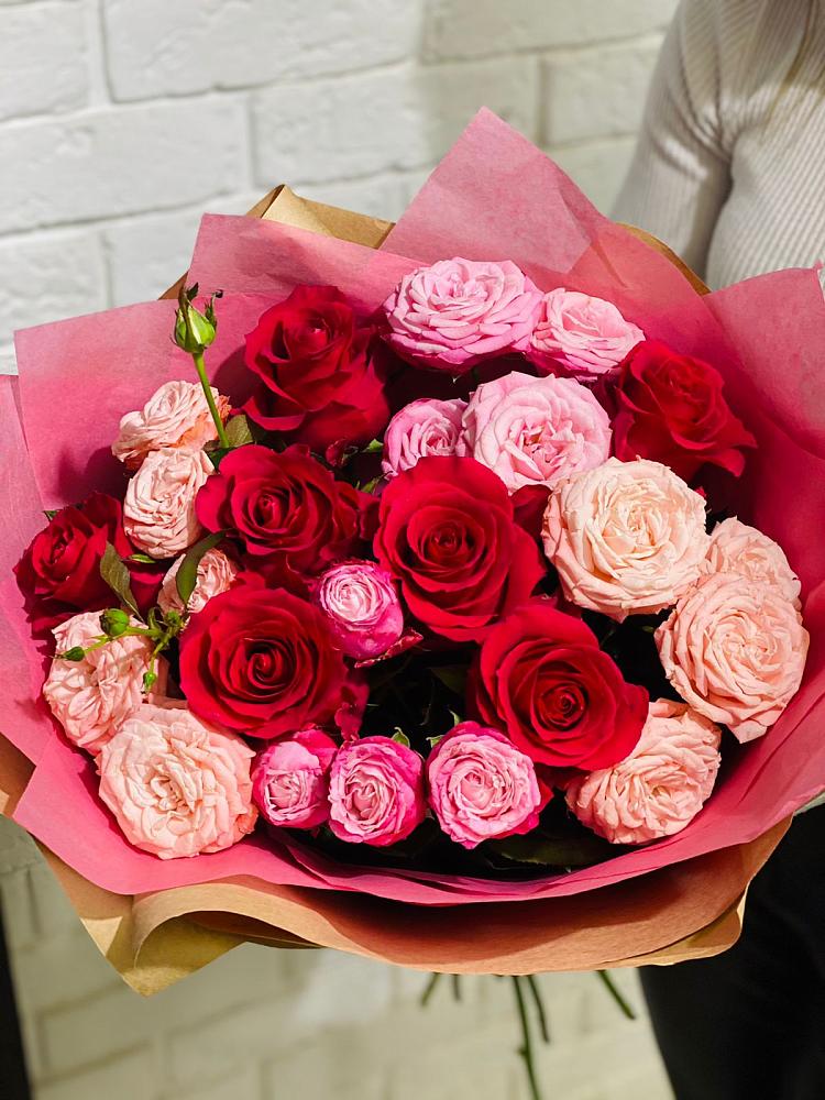 Букет цветов из: Розы в Магнитный