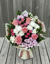 Букет цветов из:  Альстромерии, Гвоздики, Розы и Хризантемы в Магнитный