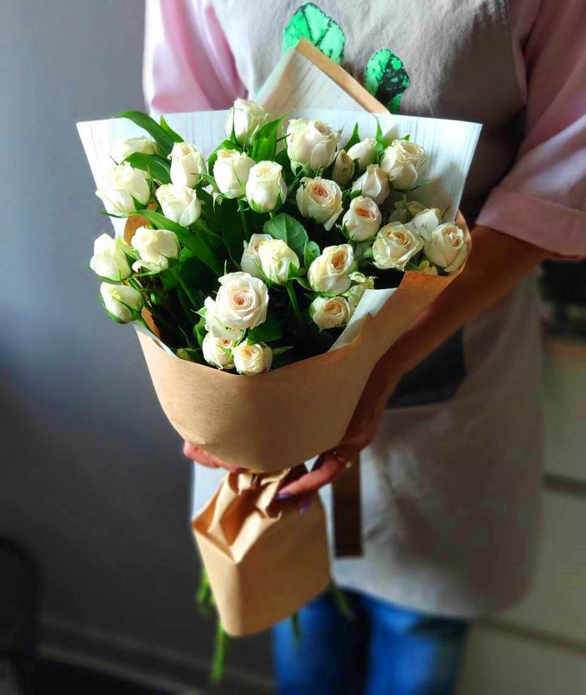 Букет цветов из: Розы в Магнитный