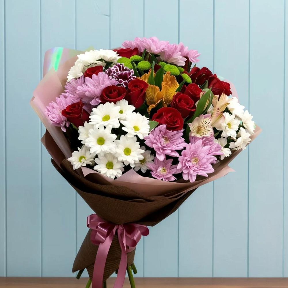 Букет цветов из: Розы, Хризантемы и Альстромерии в Магнитный