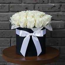 Цветочная композиция из Розы в шляпной коробке в Магнитный